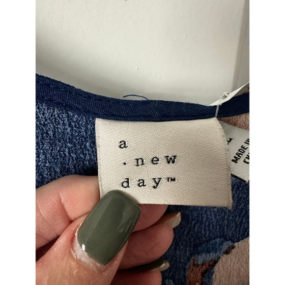 Women's A New Day Navy Floral V-Neck Tiered Dress XL - Picture 3 of 8